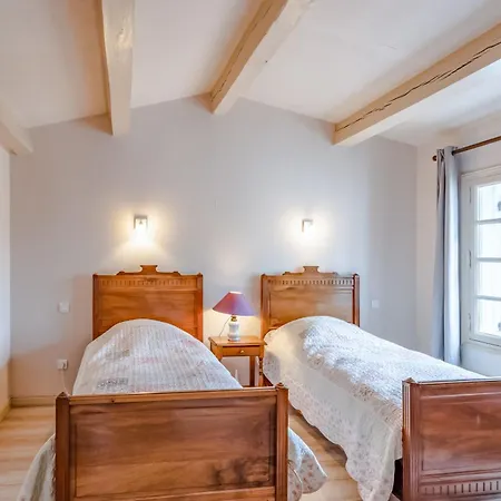 Holiday home La Combe Aux Loups-maison *