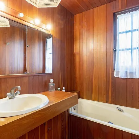 Holiday home La Combe Aux Loups-maison *