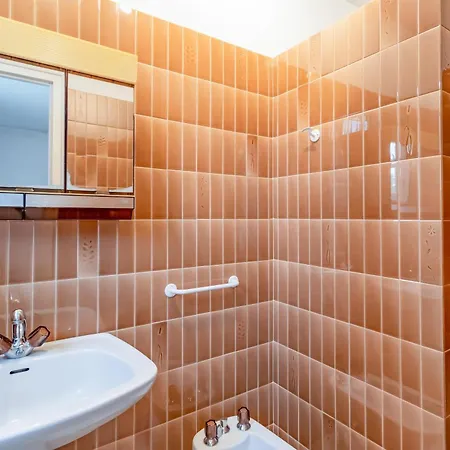 Holiday home La Combe Aux Loups-maison *