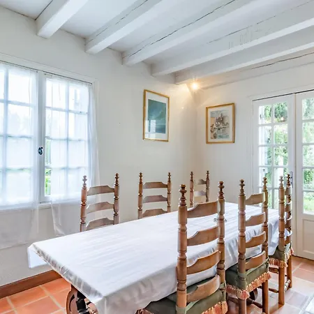 Holiday home La Combe Aux Loups-maison